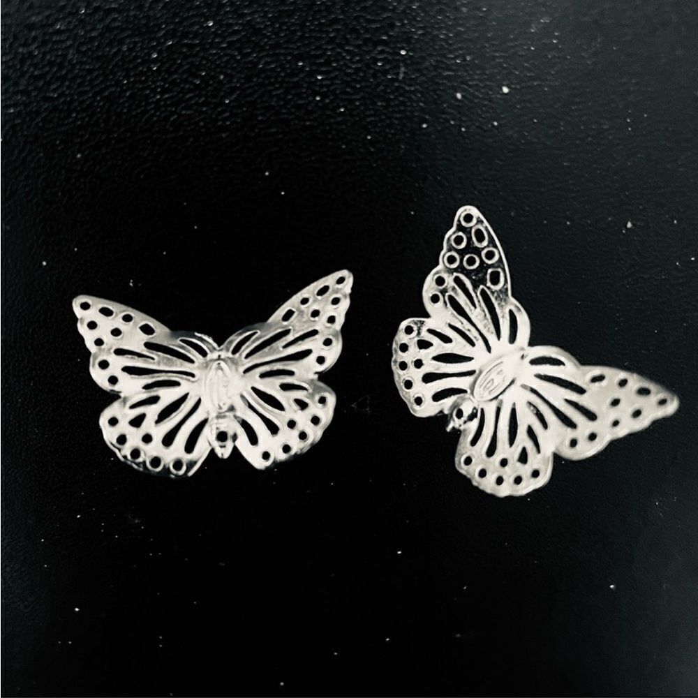 💗 Silver Butterfly Large Earrings NEW - Picture 2 of 6